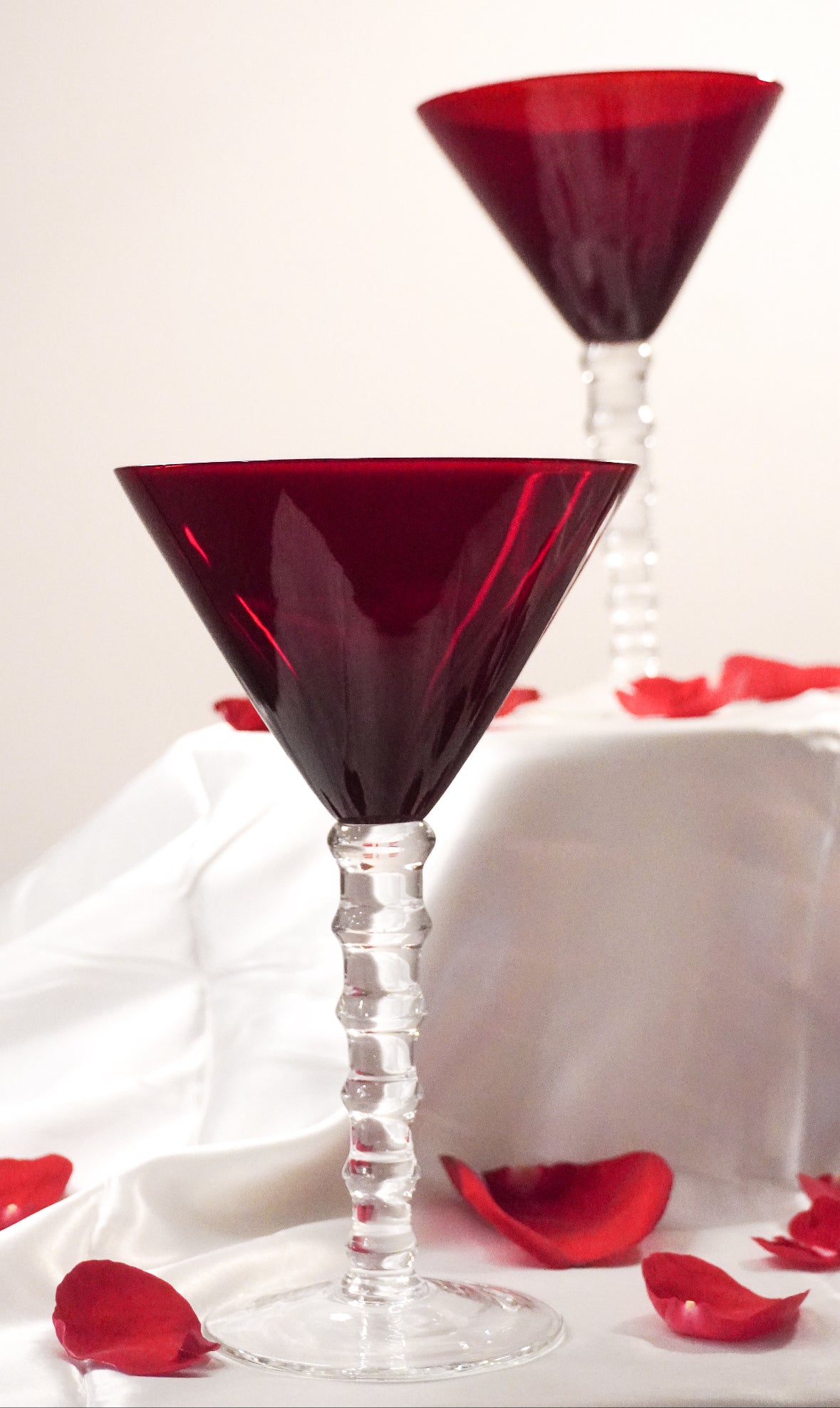 red martini glasses w/ clear stem