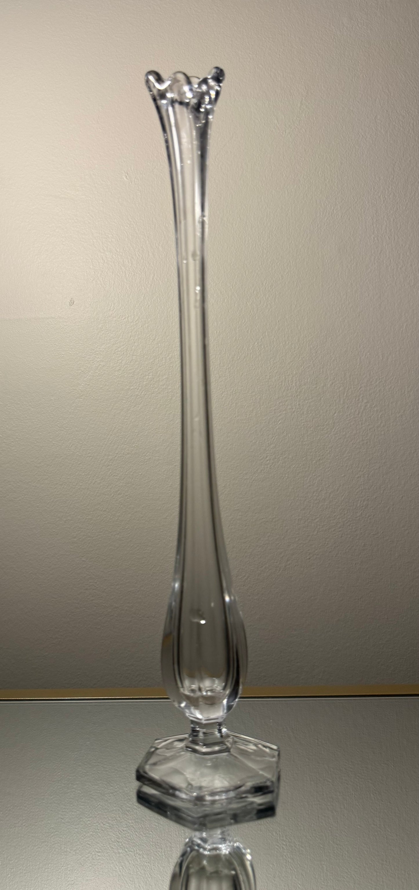 tall clear vase w/ ruffled spout