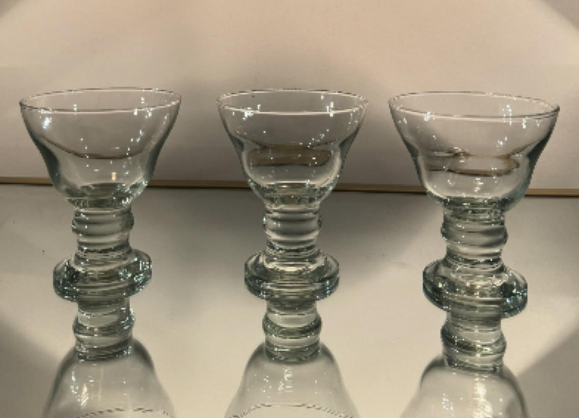 wine glass w/ flat base set