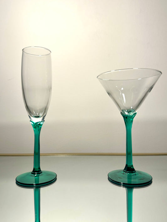 wine glass w/ tulip stem