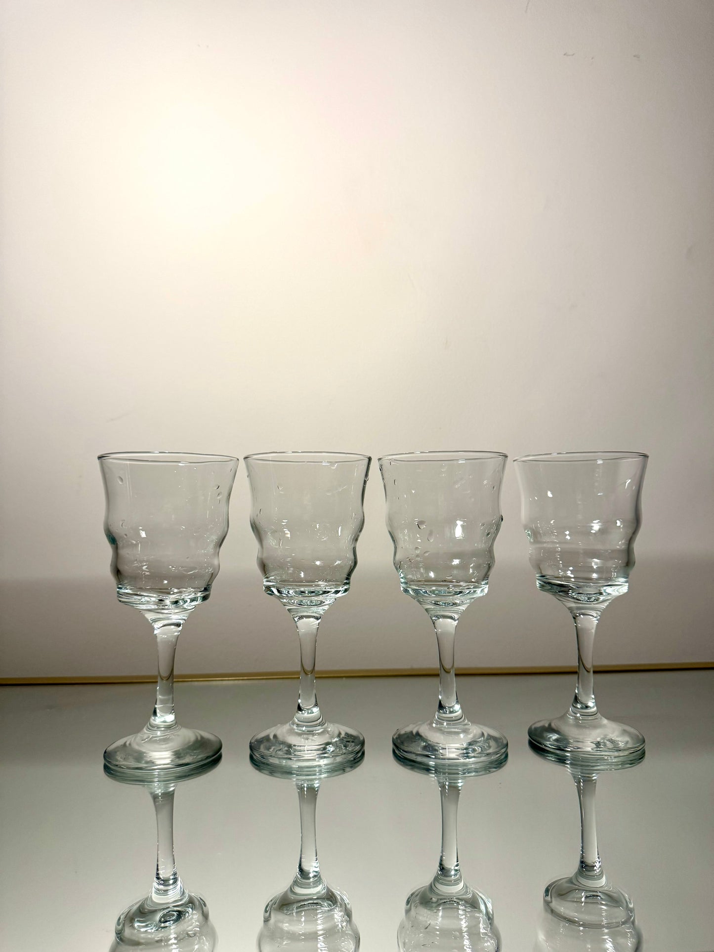 wiggly glass set w/ stem