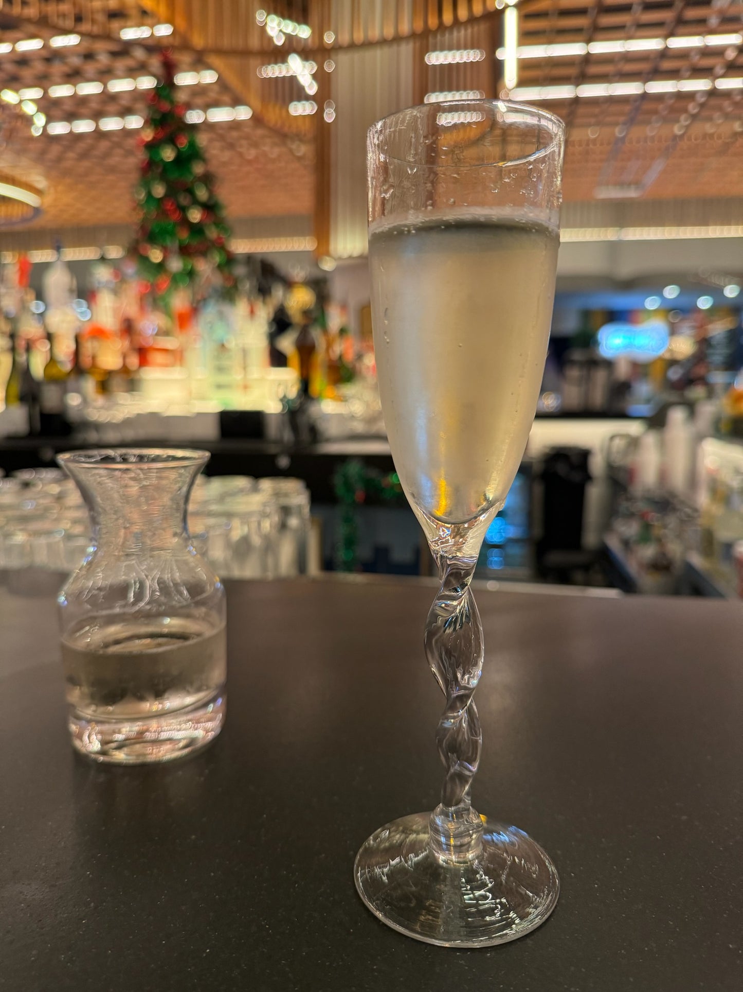 champagne glasses w/ twisted stem