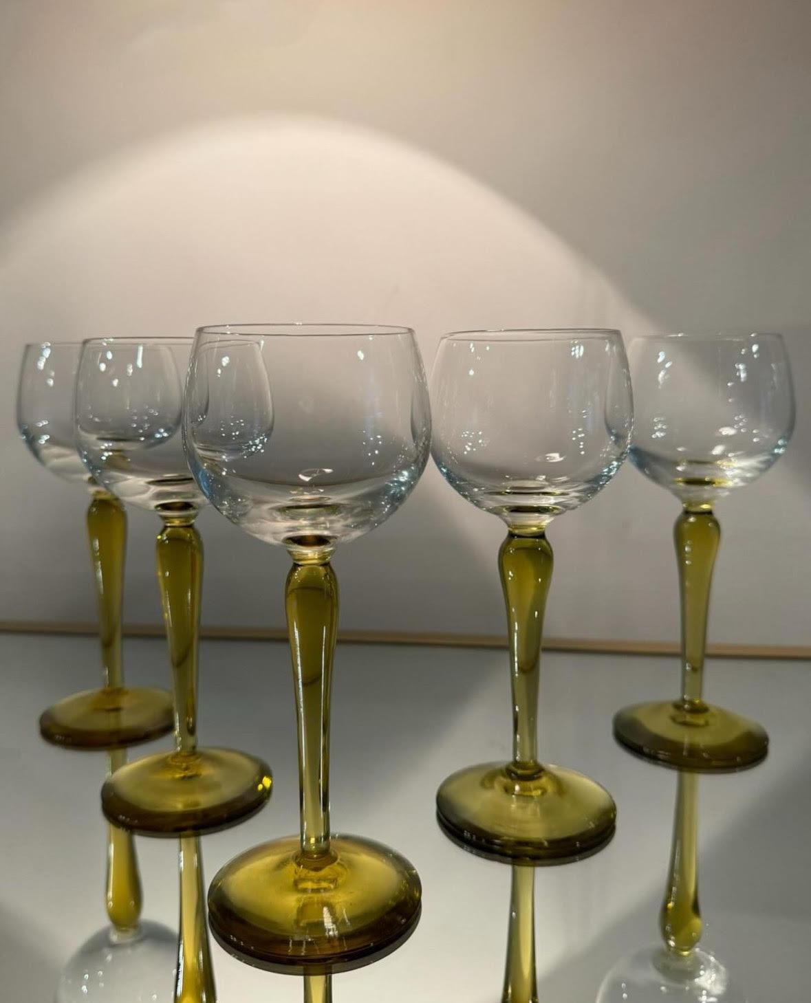 wine glasses w/ mustard stem set
